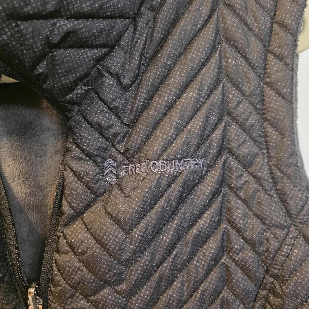 Free Country Quilted Black Reversible Sleeveless Vest with Zip Pockets- Large - Picture 2 of 7